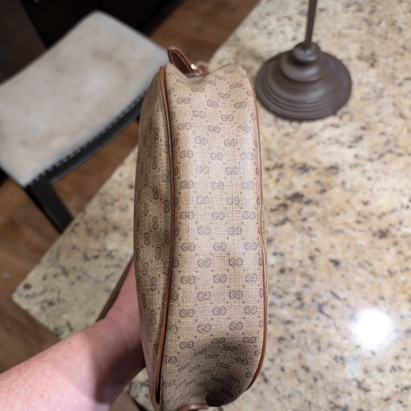 GUCCI Vintage Brown Monogram Crossbody Bag ๐ - Picture 8 of 11